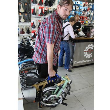 Folding bicycle carry Handle image