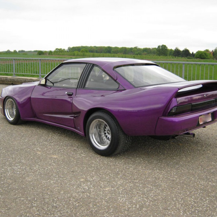 下载Opel Manta With Extreme Body Kit 通过Cemal Cetinkaya