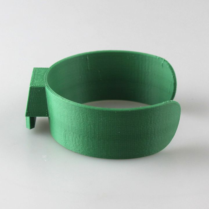 3D Printable Paper cups holder for hand support by Luca Parmegiani