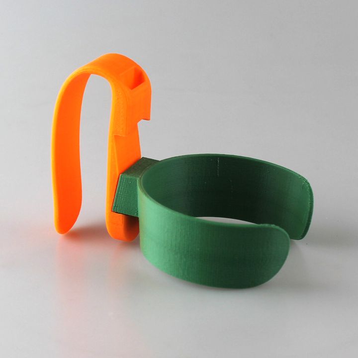 3D Printable Paper cups holder for hand support by Luca Parmegiani