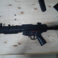 Picture of print of handguard and flashligth for mp5 sd airsoft