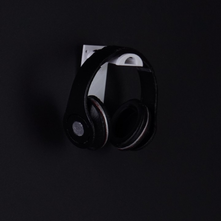 Headphone wall mount entry #1 By: Evan Martinez image