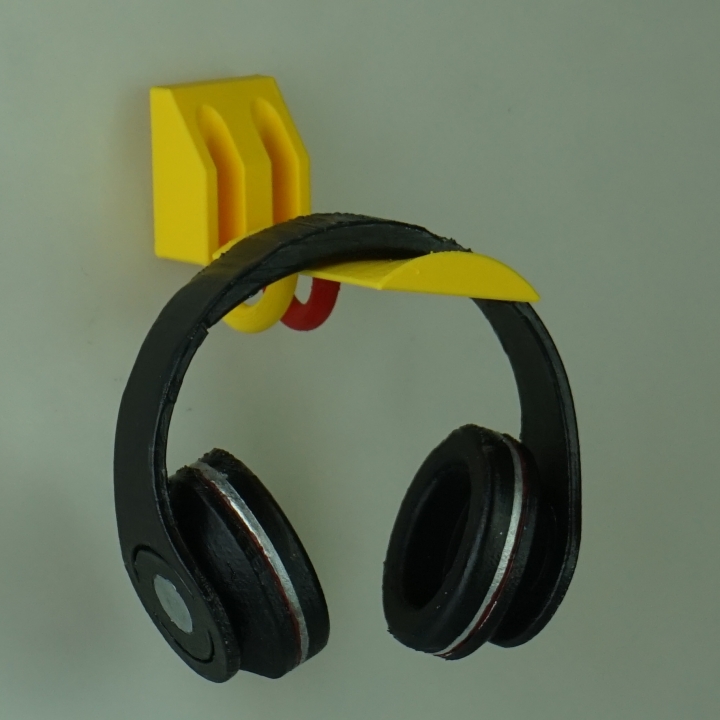 Linus Tech Tips contest wall mounted headphone display stand. image