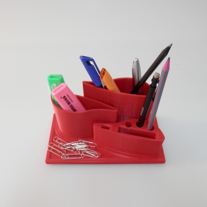 3D Printable PEN HOLDER by BEEVERYCREATIVE 3D Printable PEN HOLDER by BEEVERYCREATIVE