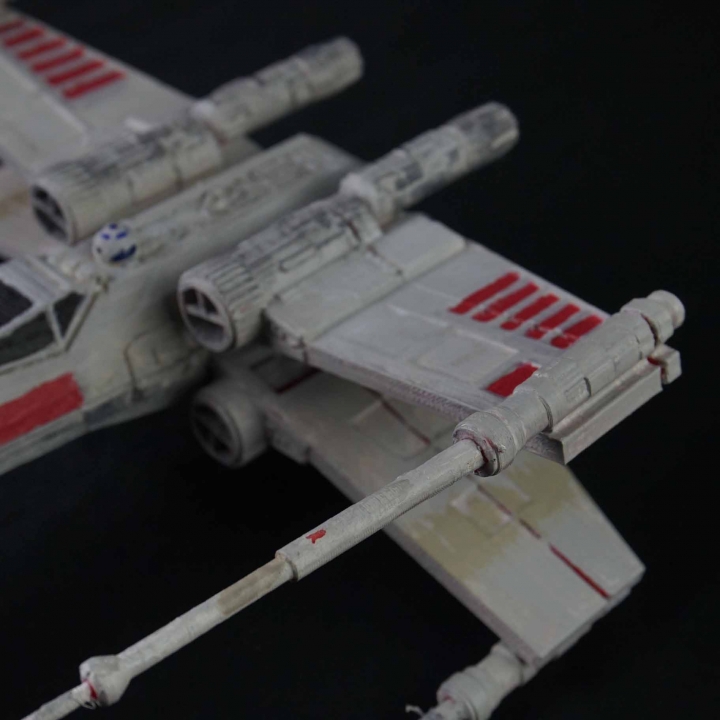 Articulated X-wing image