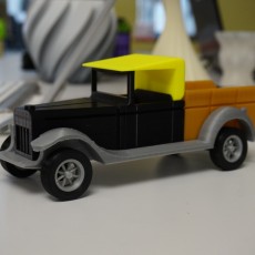 Picture of print of Cuban pickup truck