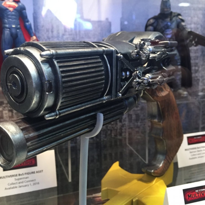 batman vs superman grapple gun image