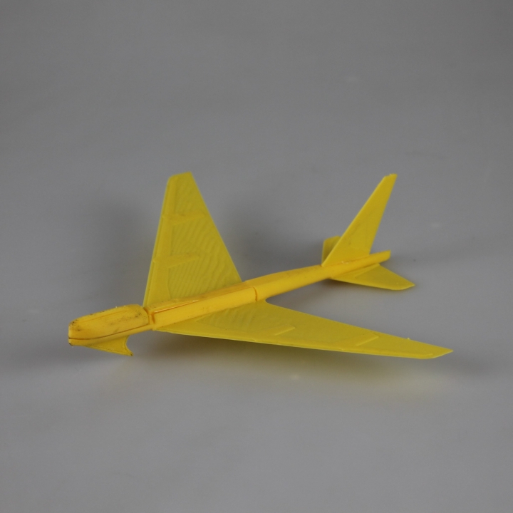B52 Flying Glider Powered by an Elastic Band image