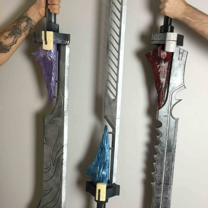 Bolt-Caster Exotic Sword from Destiny image