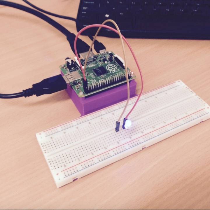 3D Printable piPad - Raspberry Pi Prototyping Board by Timi Clark