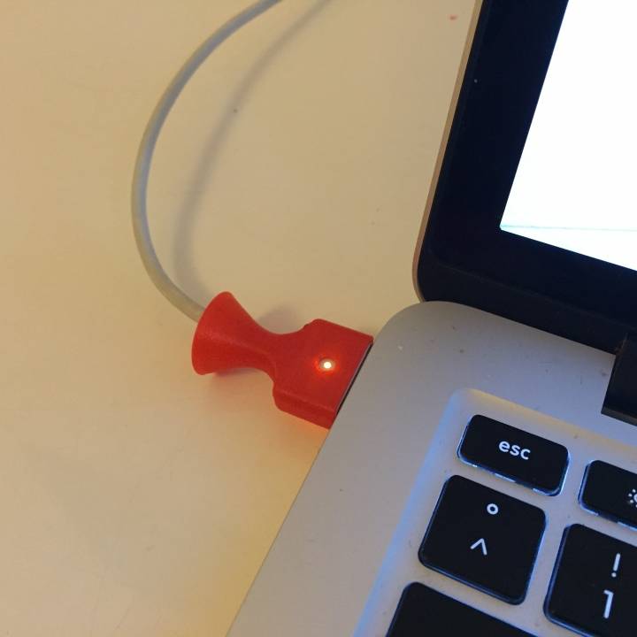 MacBook Pro 2014 Cable Anti-Bender image