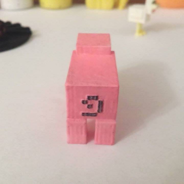 Minecraft well-scaled pig image