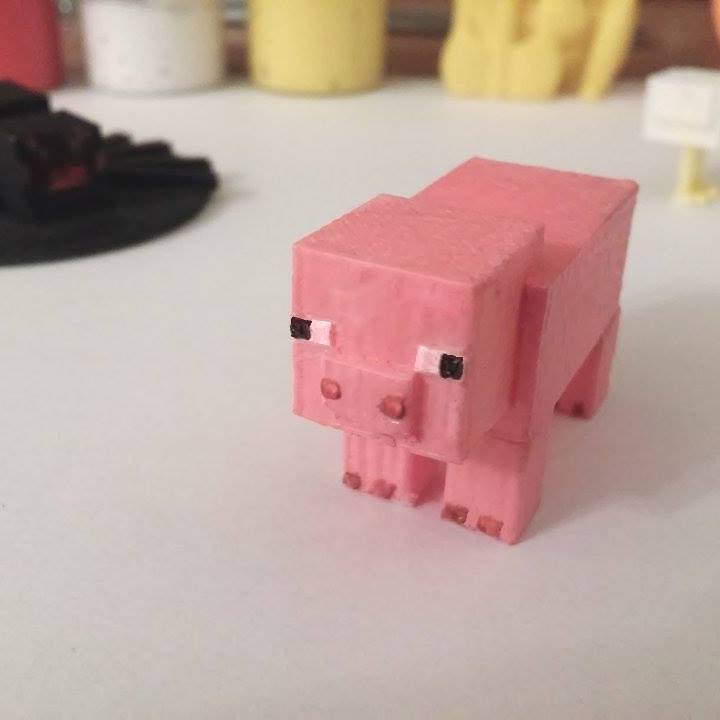 Minecraft well-scaled pig image