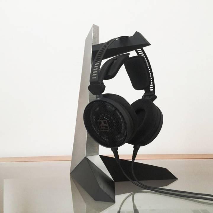 Tantō Headphone Stand image