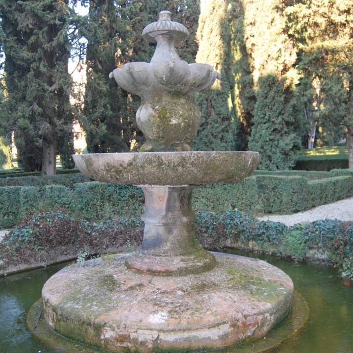 Fountain at The Giusti Palace Gardens, Verona image