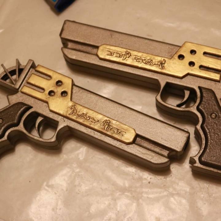 3D Printable FFX-2 Yuna's Tiny Bee Gun by Jérémie Gonçalves