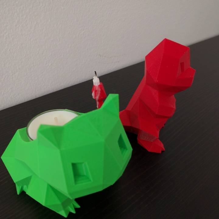 Charmander With Flaming Tail (candle) image