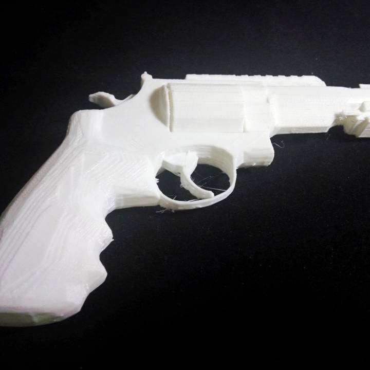 3D Printable R8 Revolver Replica from CS:GO by Christopher Bernhard