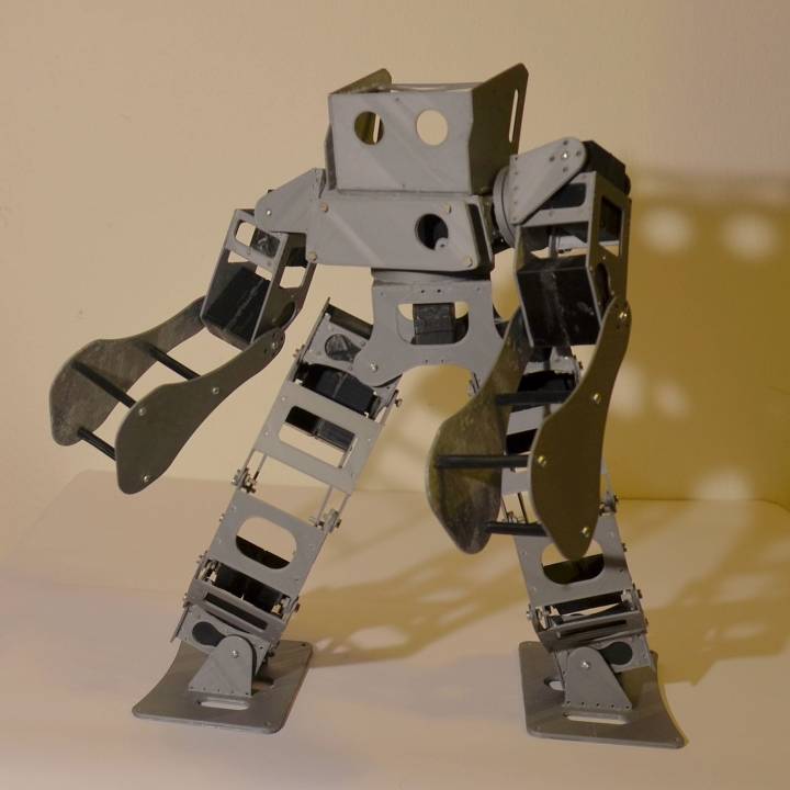 ShocKING (Lotus) human robot パンデッド Sensitive synthetic skin makes for hug-safe humanoid robot