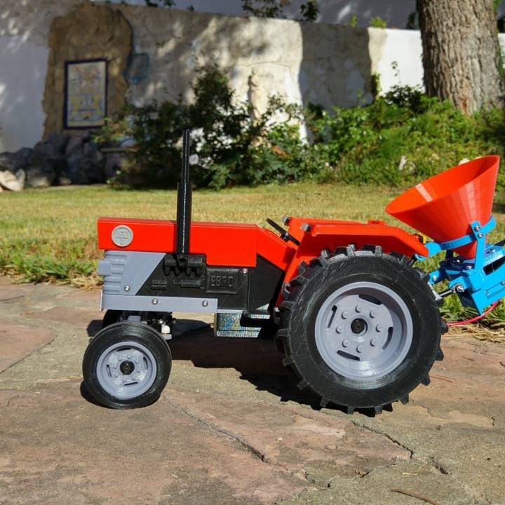 OpenRC Tractor fertilizer image