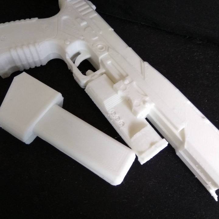 3D Printable Titanfall 2 Smart Pistol MK6 (Fan Made) by Nicholas Martinez