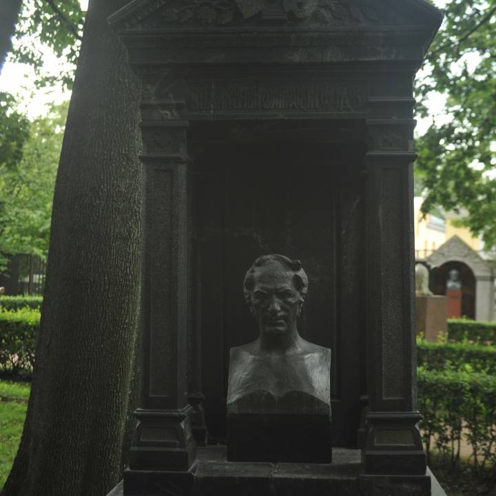 Gravestone of Nikolai Utkin image