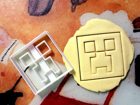 3D Printable MineCraft Creeper Head Cookie Cutter by Adam S
