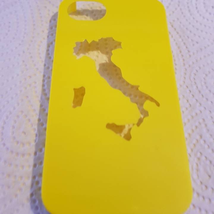 3D Printable Italia iPhone Stencil Case by Davide Dalfiume