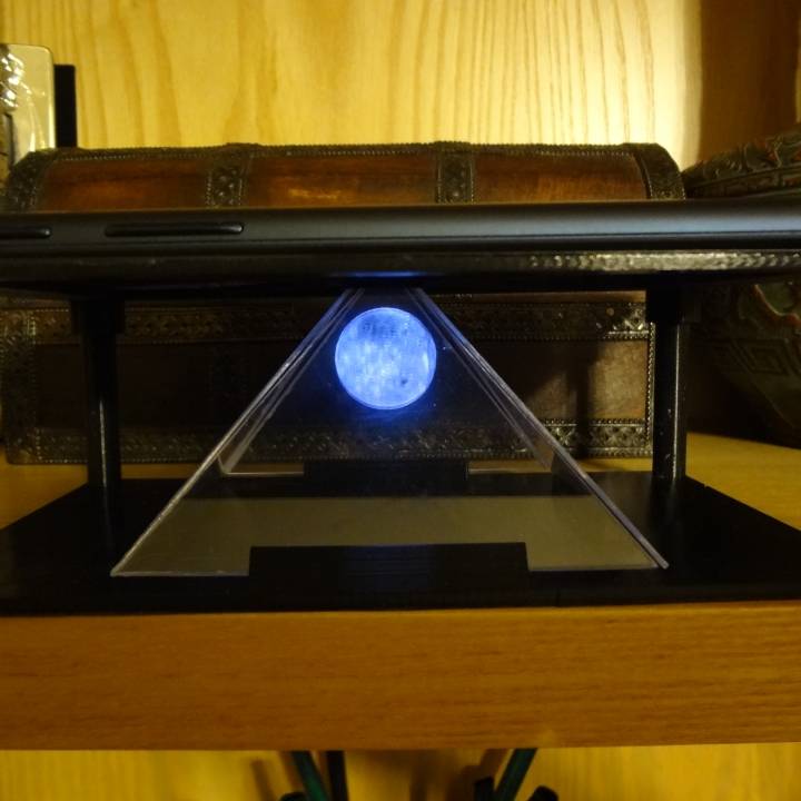 TREOLO 7 - Another holographic pyramid (Glue less) image