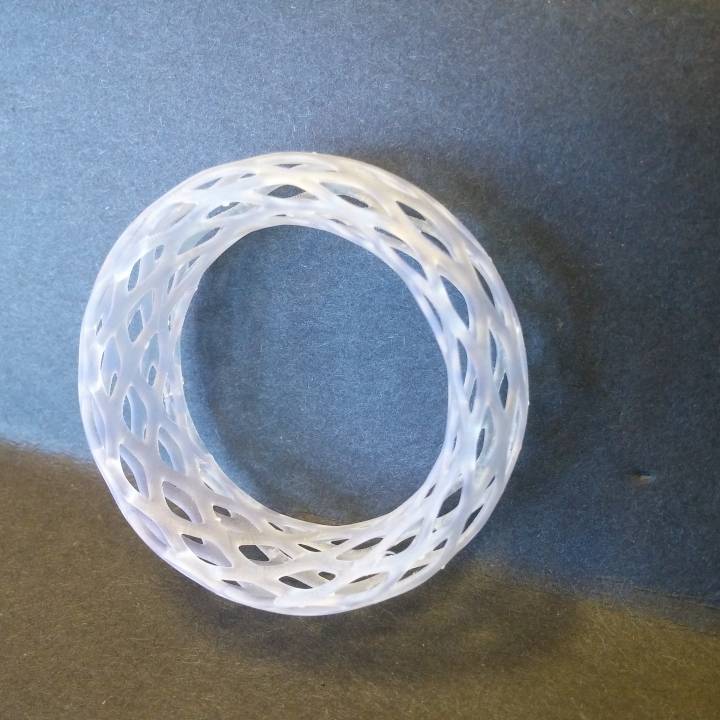 Voronoi Bracelet - Large image