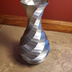Picture of print of Low-poly Rose Twist Vase