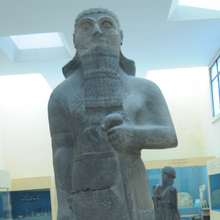Statue of king Shalmaneser III image