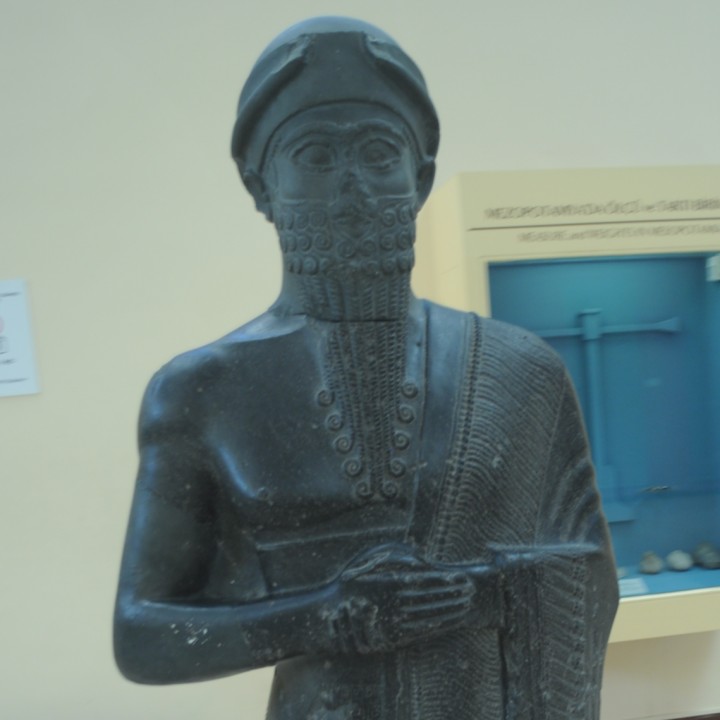 Statue of Puzur-Ishtar, governor of Mari image