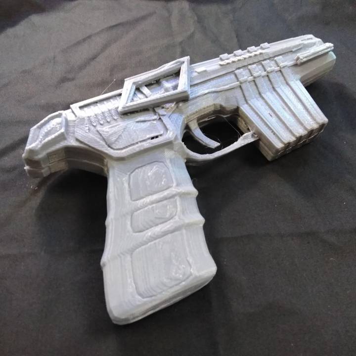 iz79 sci fi pistol image