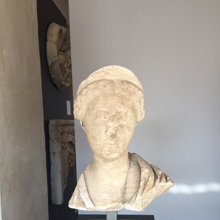 Bust of Sabine image