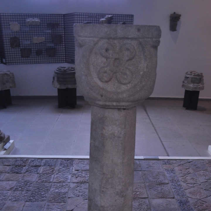 Column image