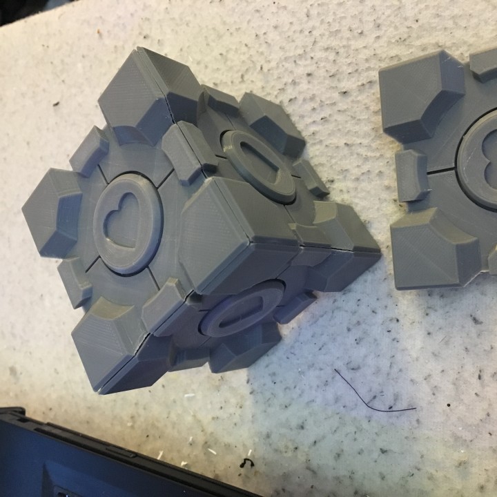 3D Printable Weighted Companion Cube by Ian Smith
