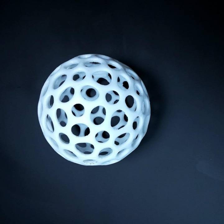 Voronoi Xmas Bauble image