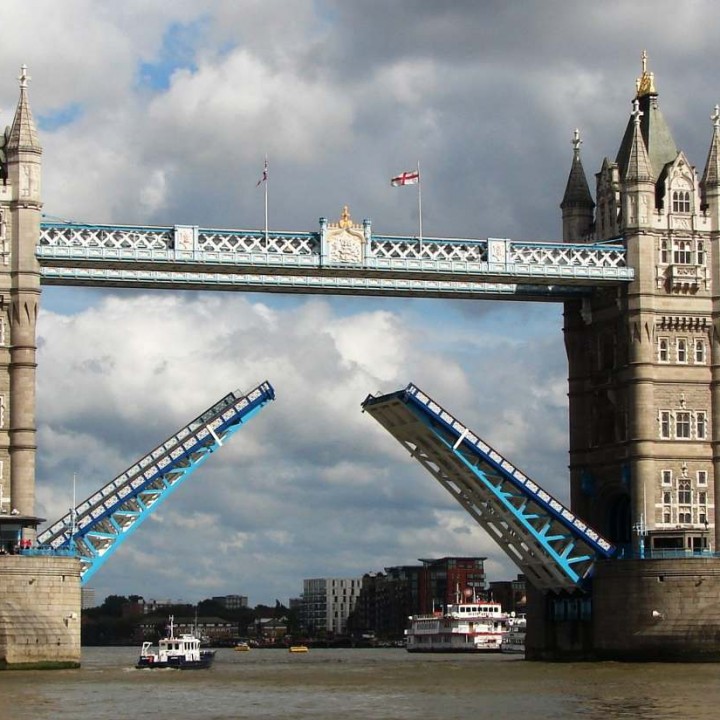 3D Printable Tower Bridge - London by MiniWorld3D