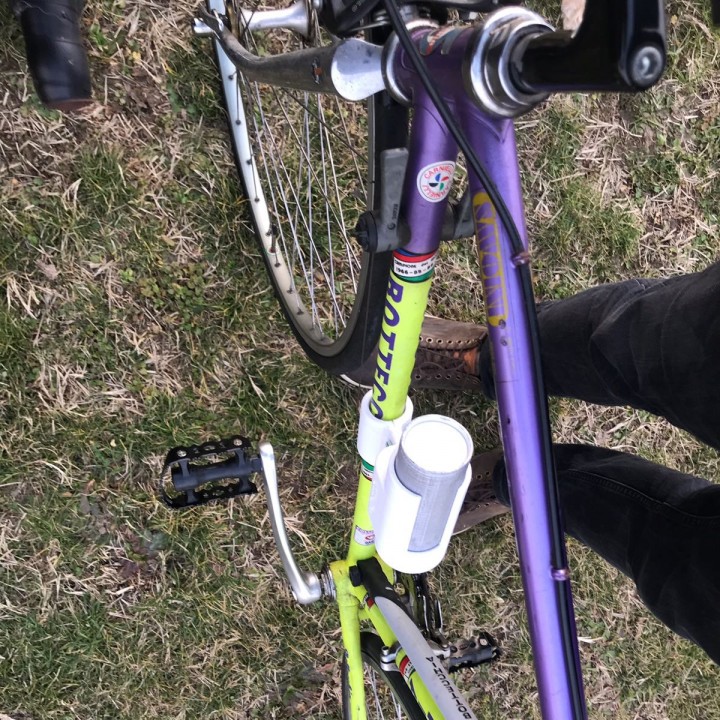 Can-holder for bike image