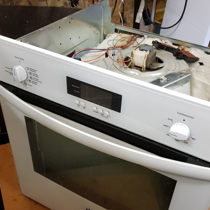 FAURE brand electric oven door security image