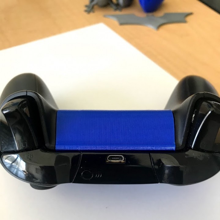 3D Printable Xbox One Battery Cover by Gavin Broughton
