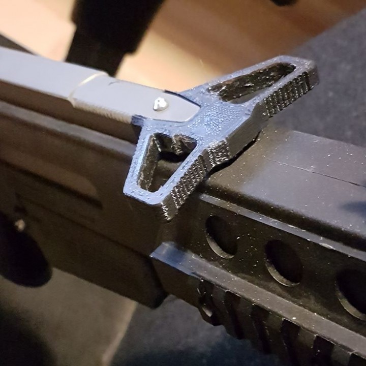 3D Printable G36 Charging Handle by Fredrik