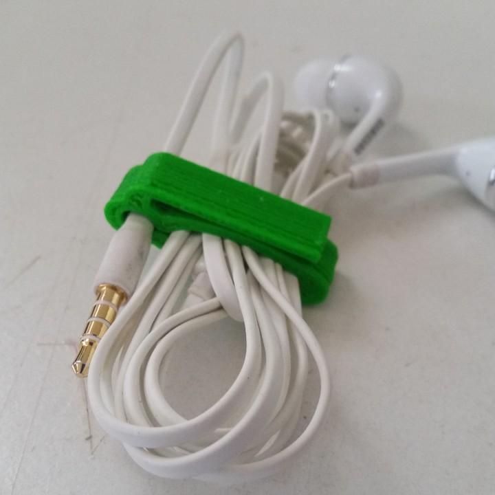 3D Printable Headphone Wire Clip by Craig