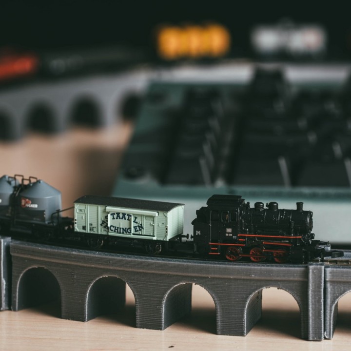 Z Scale Viaduct Track Set image