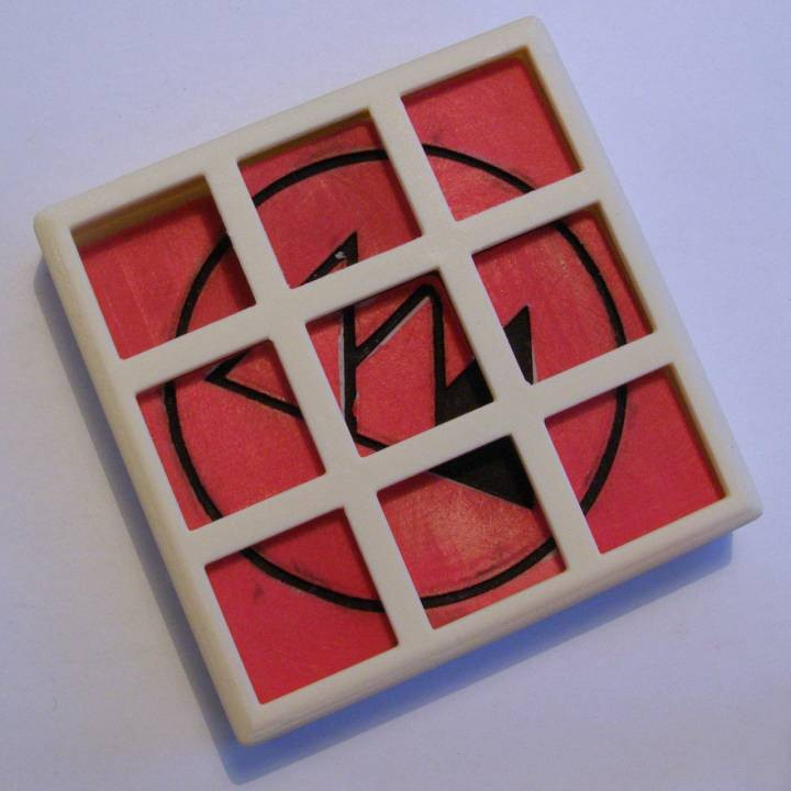 2 layers sliding puzzle image