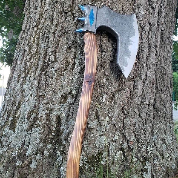 Spiked Bearded Axe image