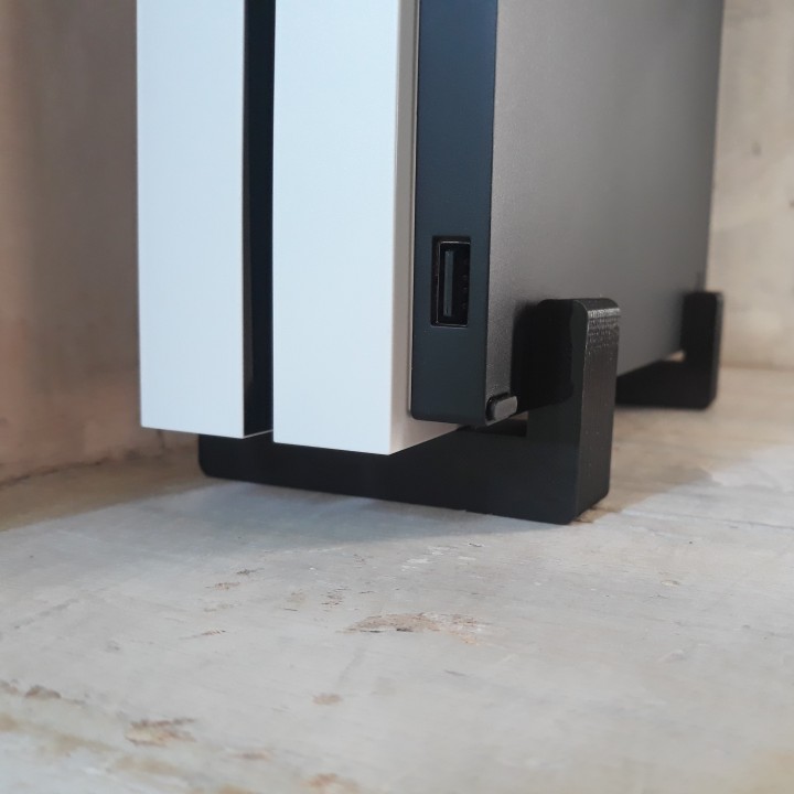 Anti heater and stand support for Xbox One S image