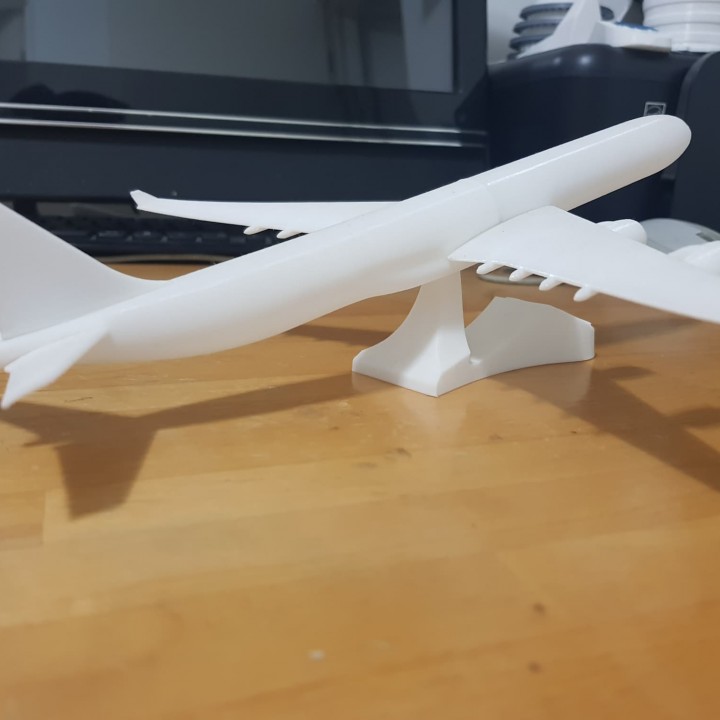 Highly detailed A340-600 with pencil holder image