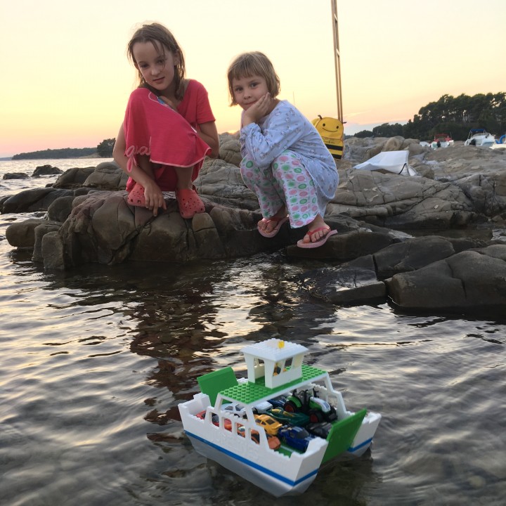 Ferry that floats - Fully printable toy model image